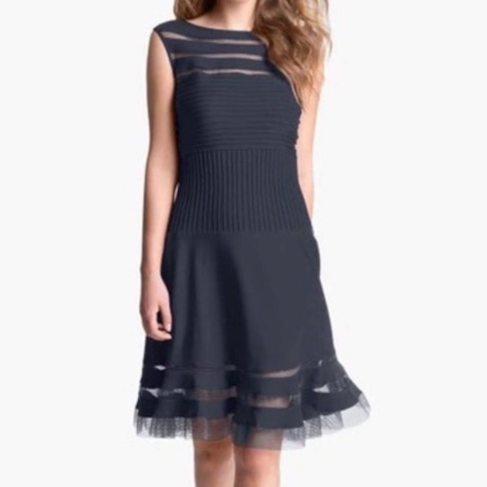 Tadashi Shoji Black Sleeveless Fit And Flare Cocktail Dress With Pleating Sz Xs